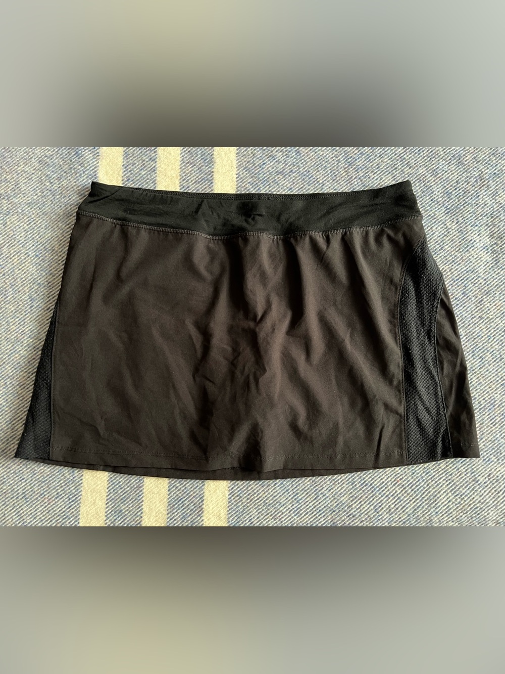 Women’s Ibex skort, size large